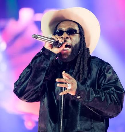 Burna Boy Spotted in Lagos With Phyno, Seyi Vibez, Odumodublvck, and 6uff
